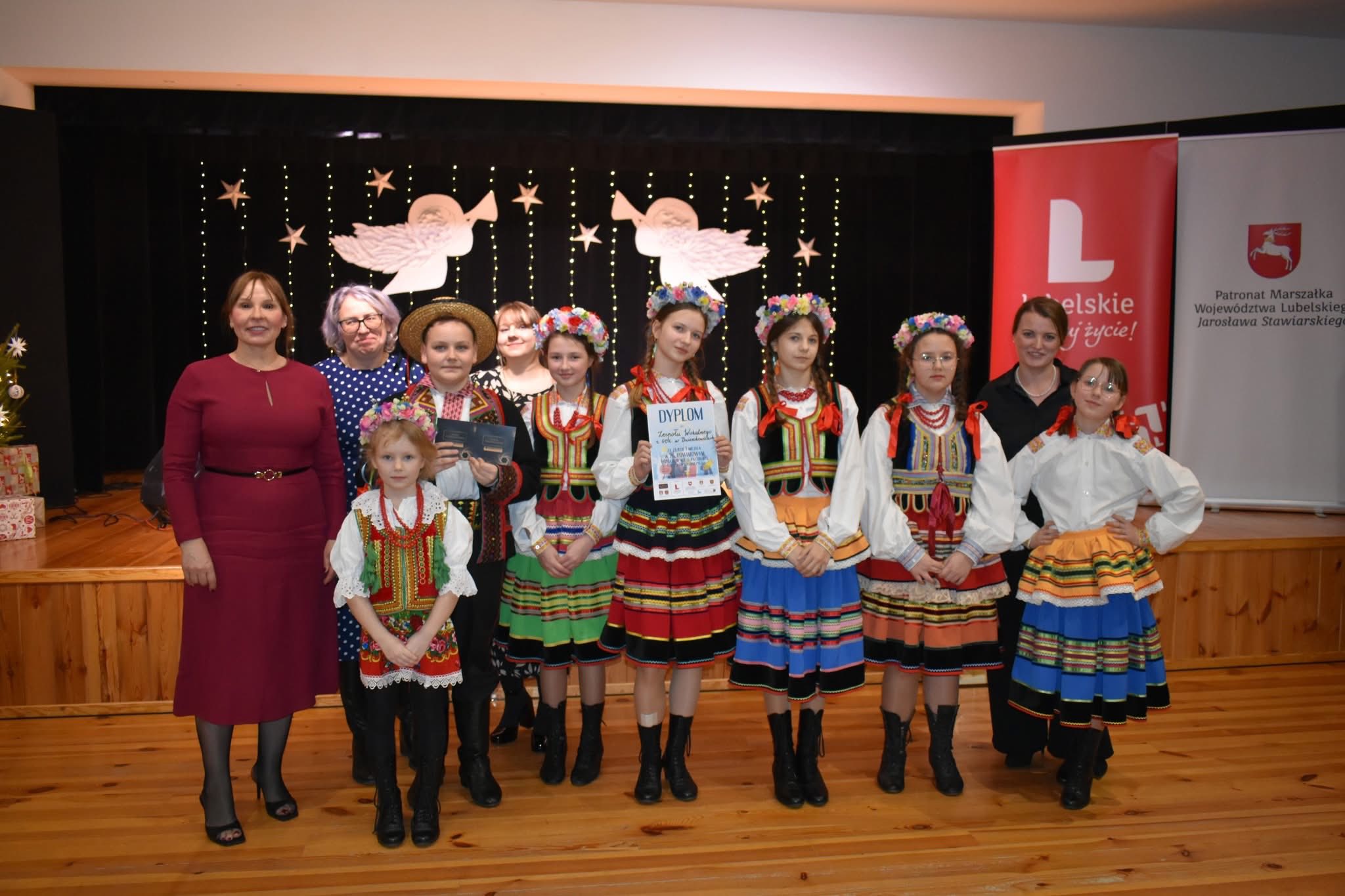 Kolędnicy z powiatowymi laurami